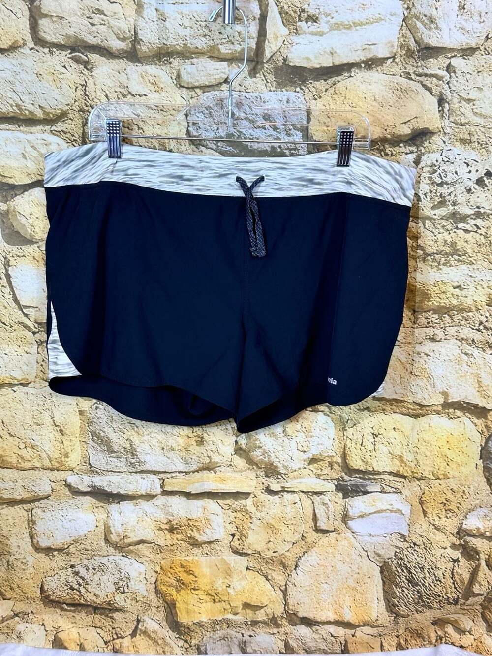Patagonia Women's Nine Trails Running Shorts Black Gray Size XL